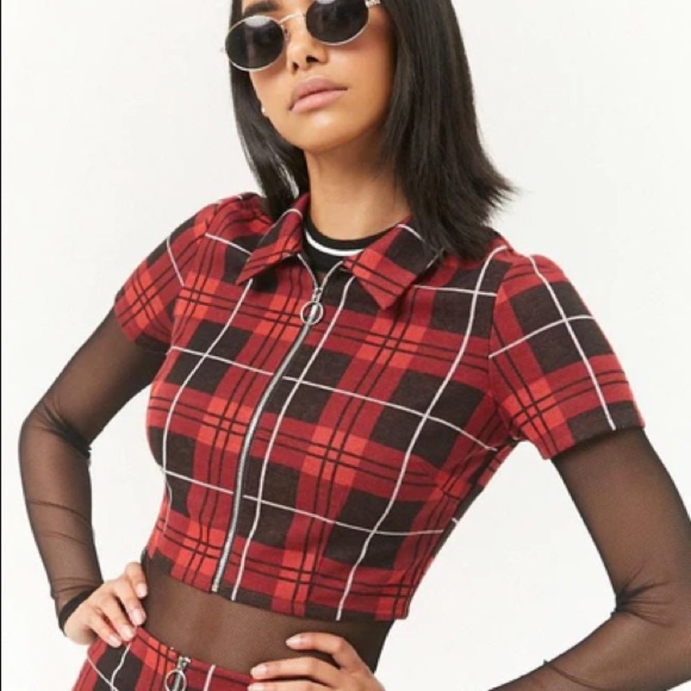 Forever 21 cropped plaid O-ring shirt
